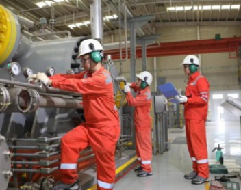 天然氣處理廠車(chē)間